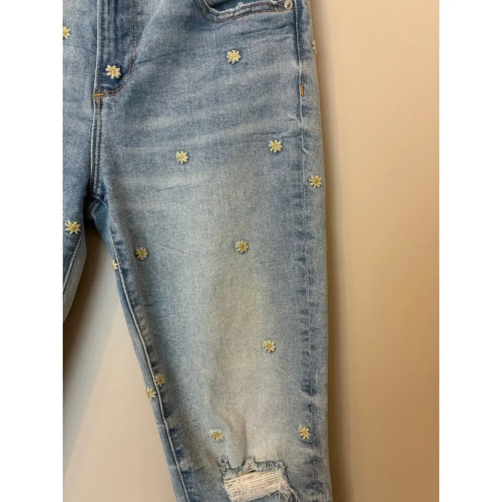 Driftwood Women 26 Light Gizelle Jeans Embroidered Daisy Slim Tapered Distressed